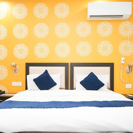 Tanvi Premium Residency Near Artemis Hospital, Gurugram Hotell Gurgaon Exteriör bild
