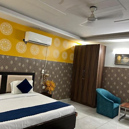 Tanvi Premium Residency-Close To Artemis, Medanta & Fortis Gurgaon Exteriör bild