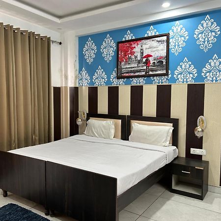 Tanvi Premium Residency-Close To Artemis, Medanta & Fortis Gurgaon Exteriör bild