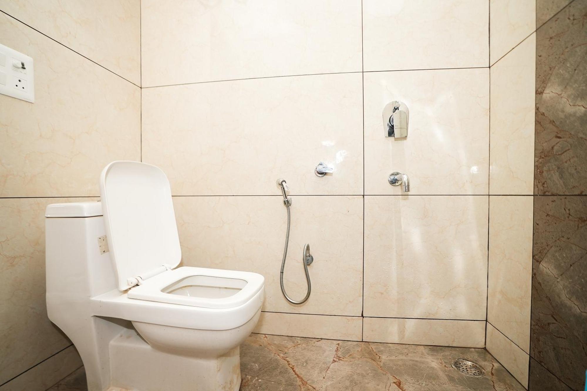 Tanvi Premium Residency Near Artemis Hospital, Gurugram Hotell Gurgaon Exteriör bild