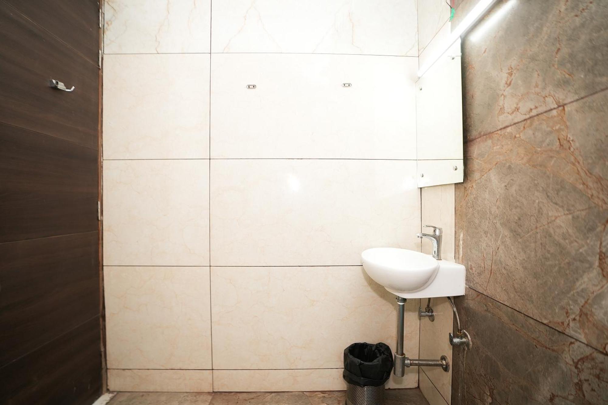Tanvi Premium Residency Near Artemis Hospital, Gurugram Hotell Gurgaon Exteriör bild