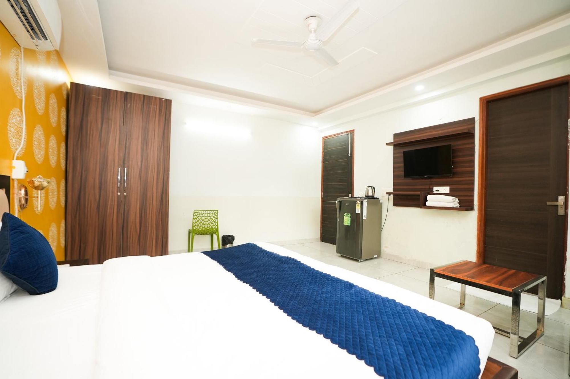 Tanvi Premium Residency Near Artemis Hospital, Gurugram Hotell Gurgaon Exteriör bild