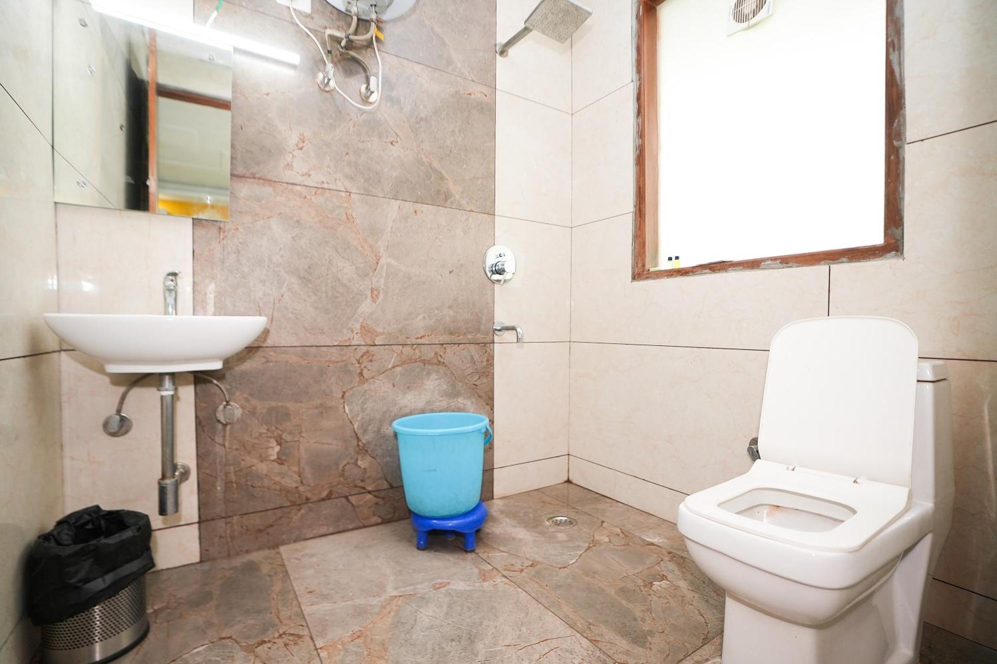Tanvi Premium Residency Near Artemis Hospital, Gurugram Hotell Gurgaon Exteriör bild
