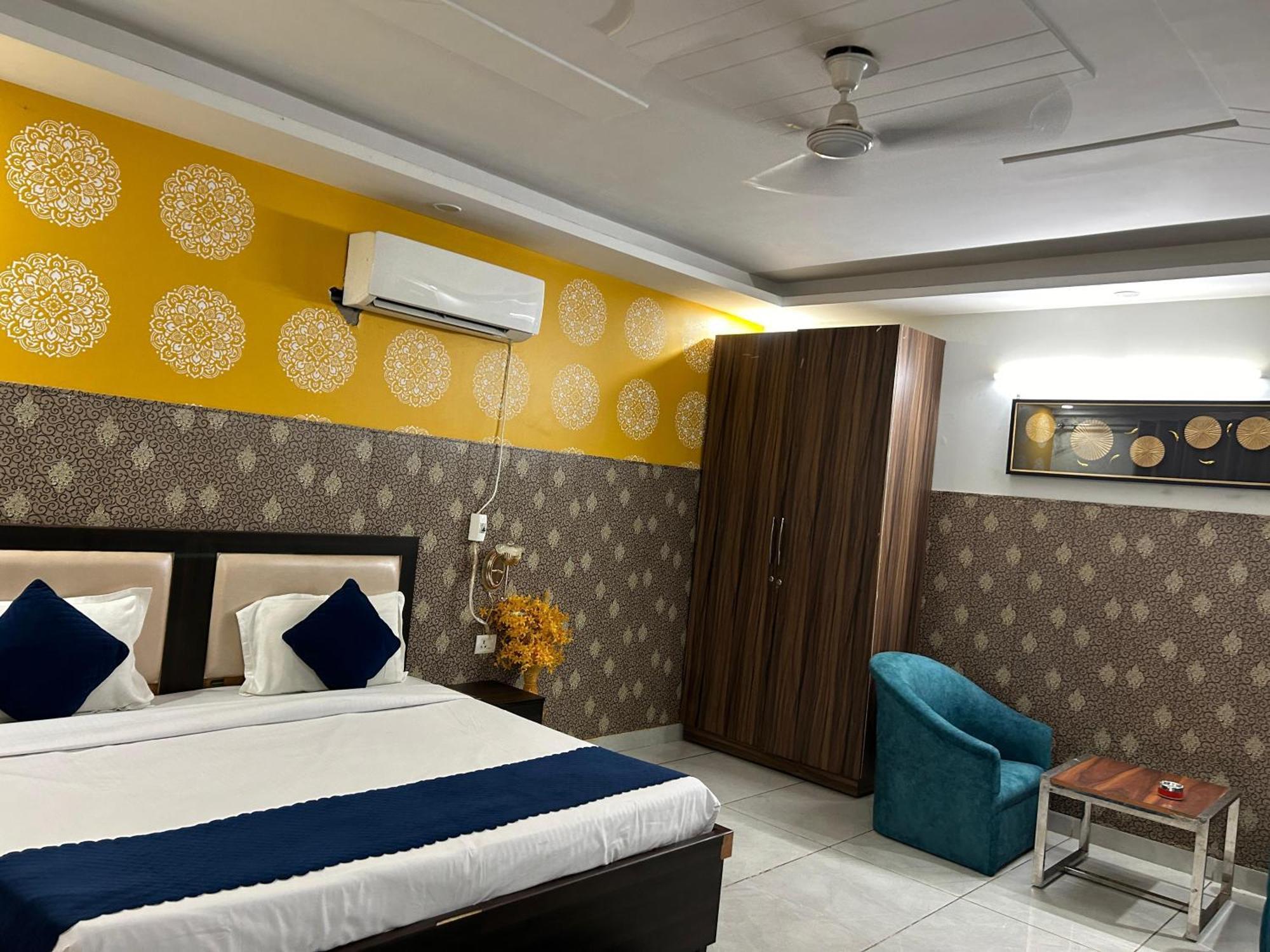 Tanvi Premium Residency-Close To Artemis, Medanta & Fortis Gurgaon Exteriör bild