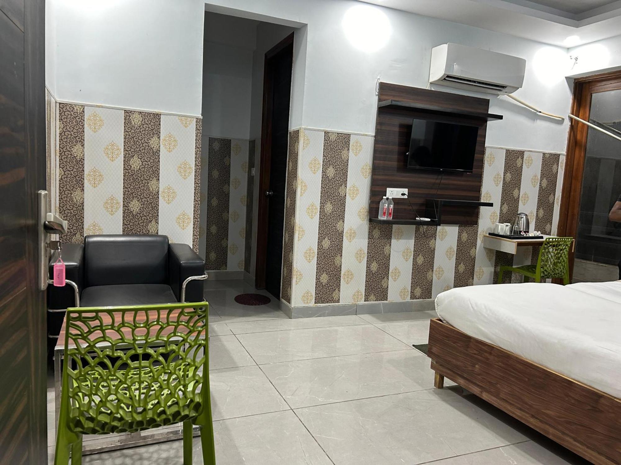 Tanvi Premium Residency-Close To Artemis, Medanta & Fortis Gurgaon Exteriör bild