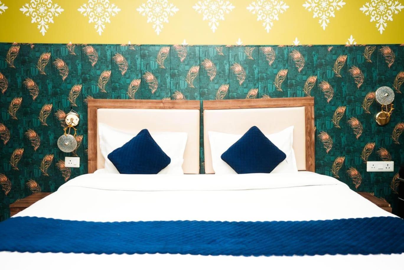 Tanvi Premium Residency-Close To Artemis, Medanta & Fortis Gurgaon Exteriör bild