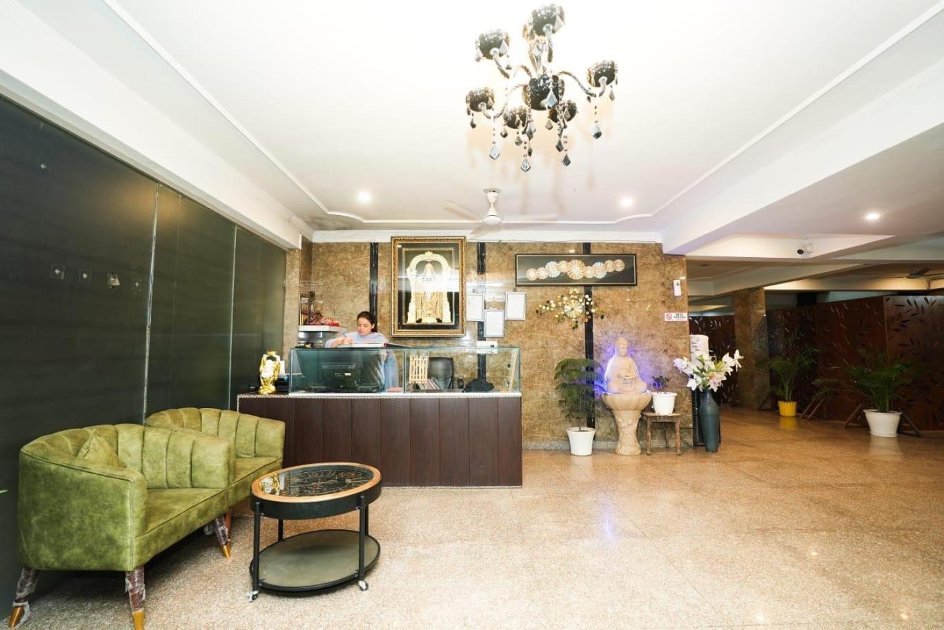 Tanvi Premium Residency-Close To Artemis, Medanta & Fortis Gurgaon Exteriör bild