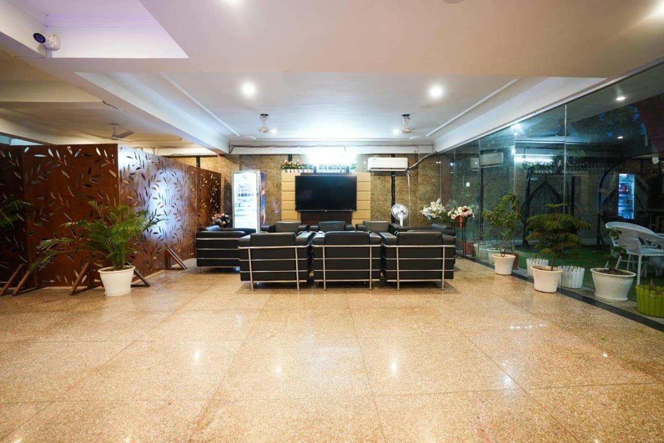 Tanvi Premium Residency-Close To Artemis, Medanta & Fortis Gurgaon Exteriör bild