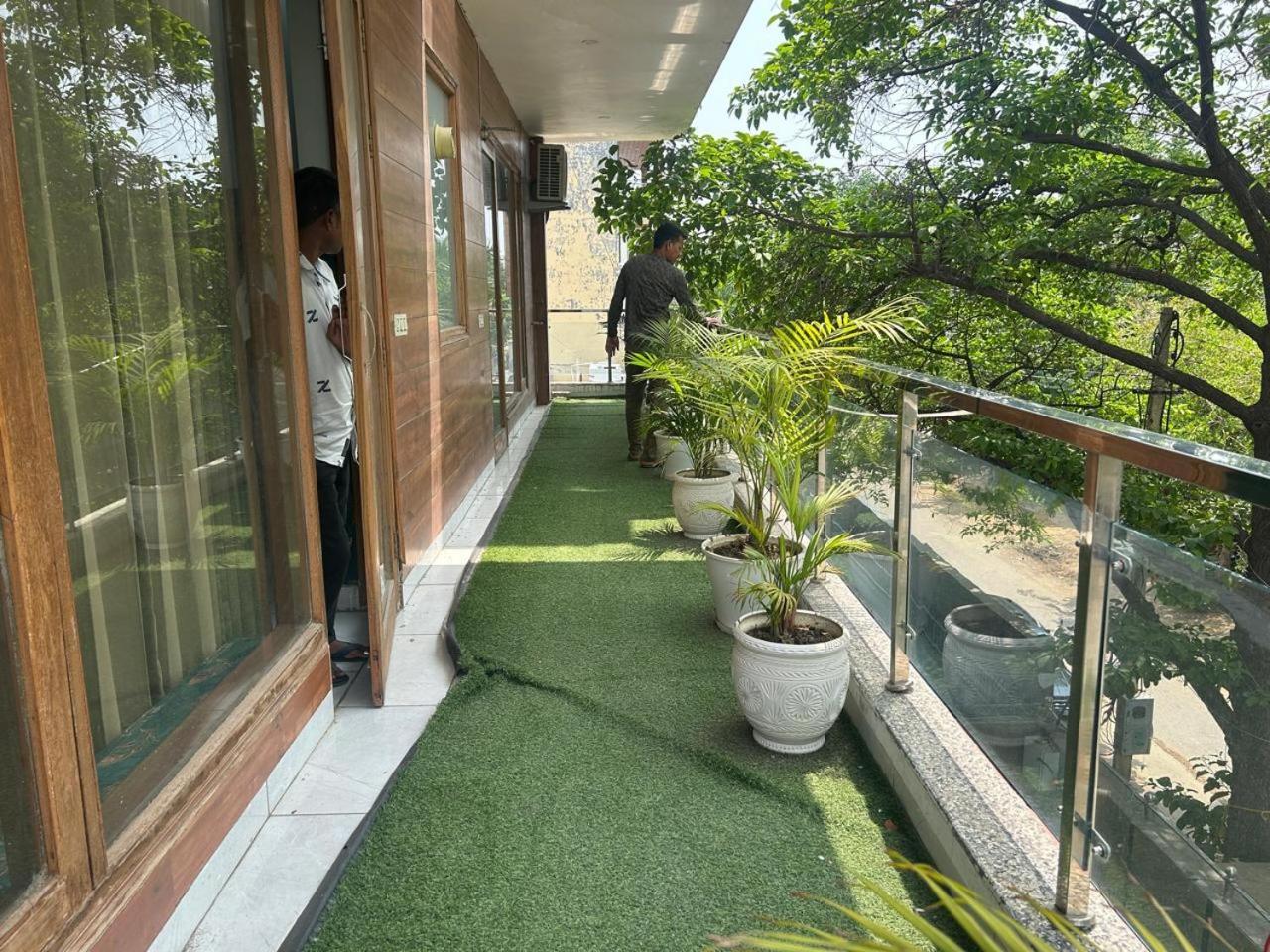 Tanvi Premium Residency-Close To Artemis, Medanta & Fortis Gurgaon Exteriör bild