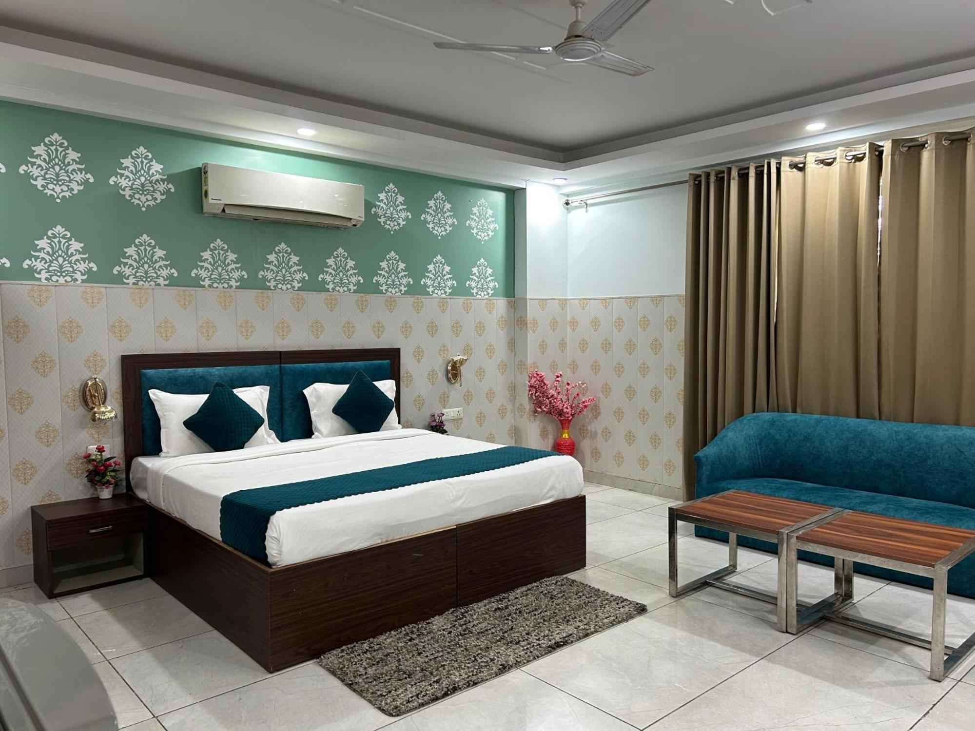 Tanvi Premium Residency-Close To Artemis, Medanta & Fortis Gurgaon Exteriör bild