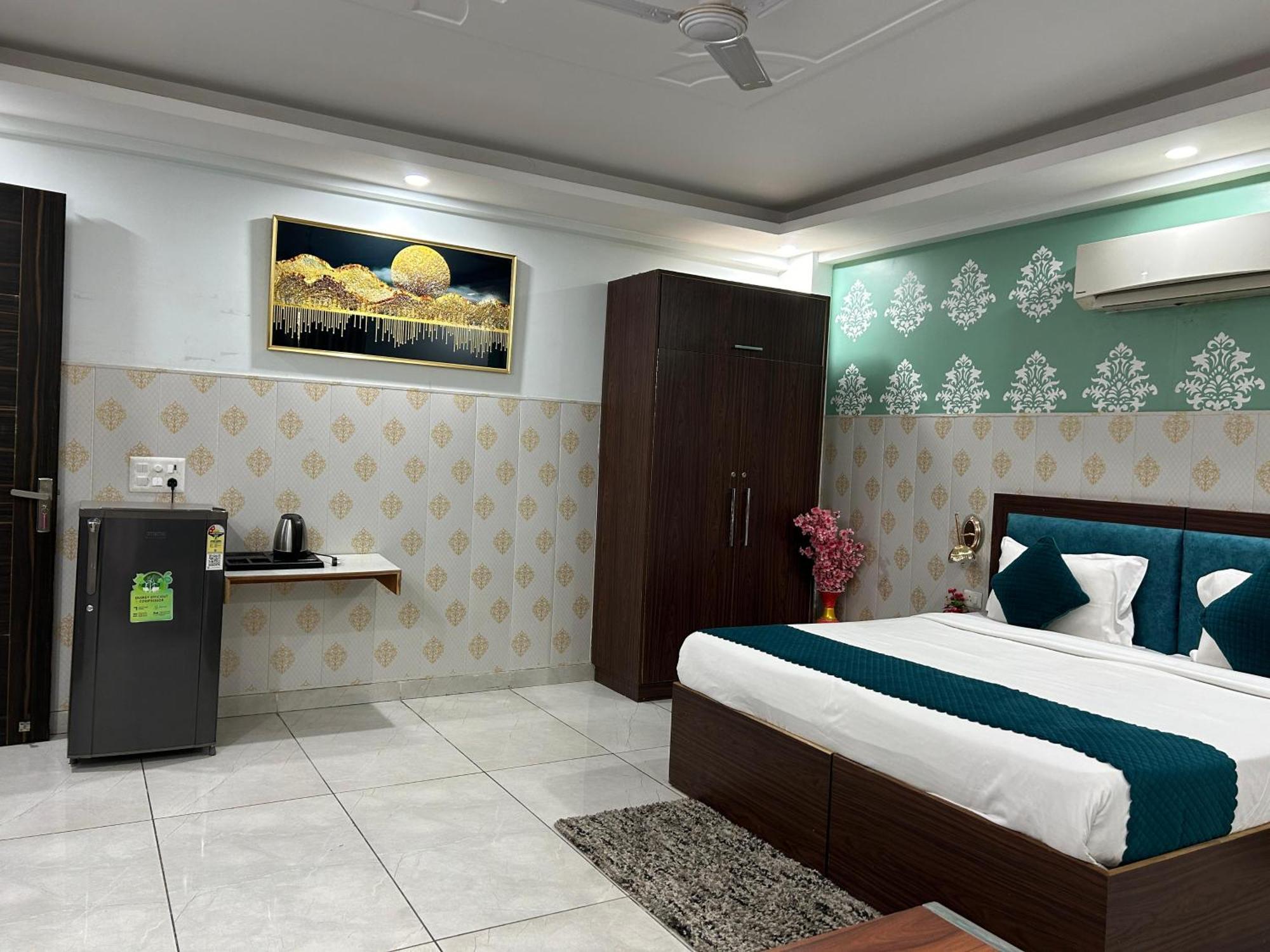 Tanvi Premium Residency-Close To Artemis, Medanta & Fortis Gurgaon Exteriör bild