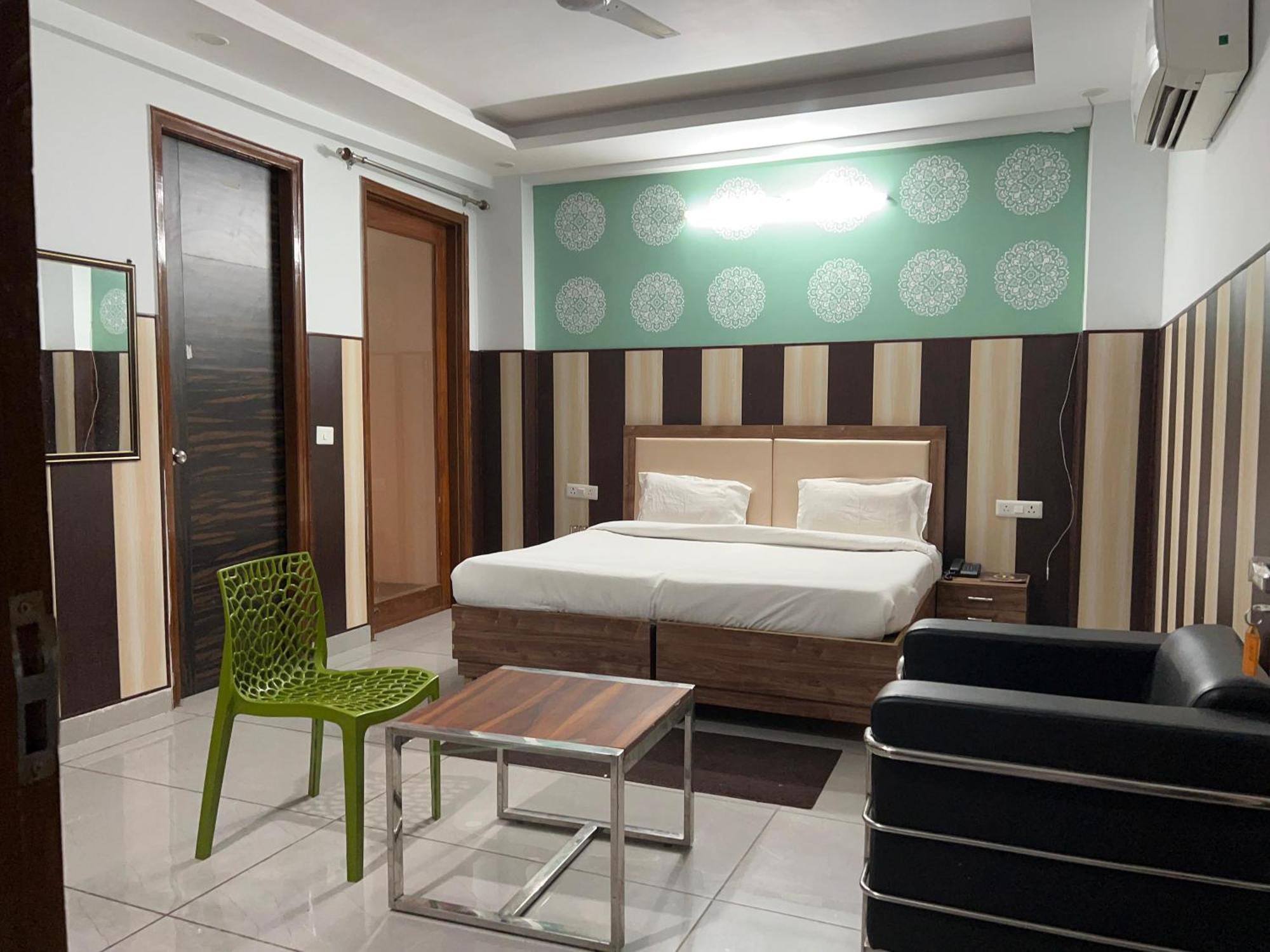 Tanvi Premium Residency-Close To Artemis, Medanta & Fortis Gurgaon Exteriör bild