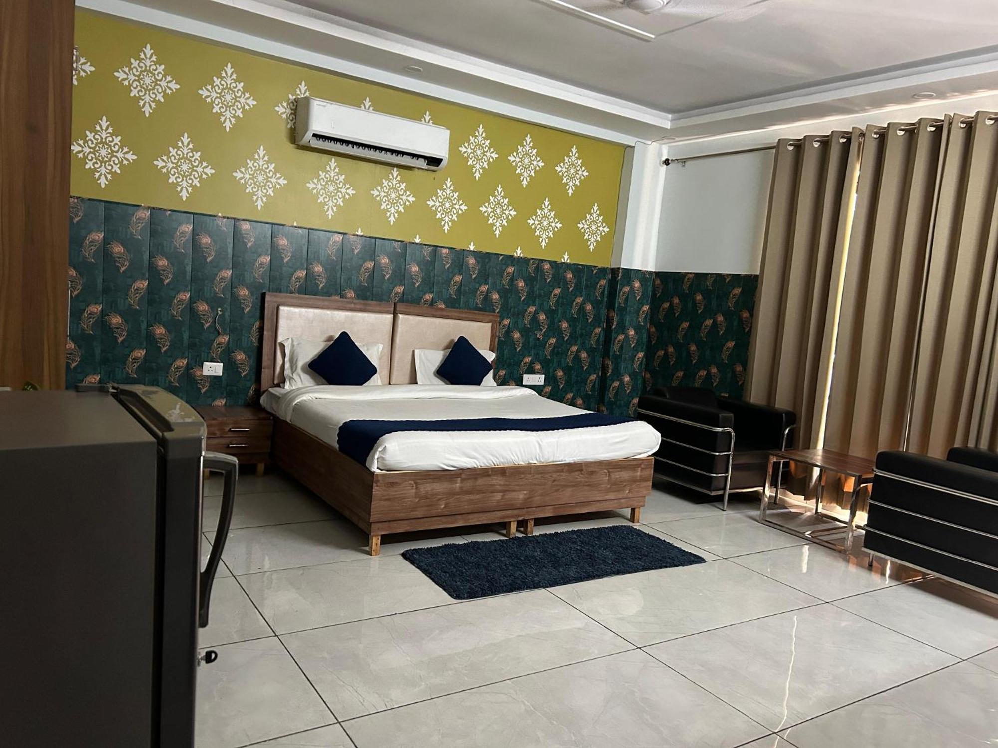 Tanvi Premium Residency-Close To Artemis, Medanta & Fortis Gurgaon Exteriör bild